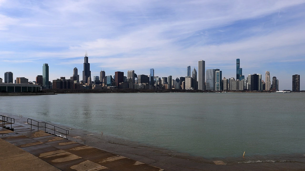 Chicago police report 6 killed, 27 injured by weekend gunfire