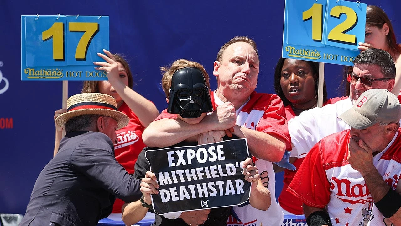 Joey Chestnut sentenced to probation after pleading guilty to drunkenly slapping a man at bar