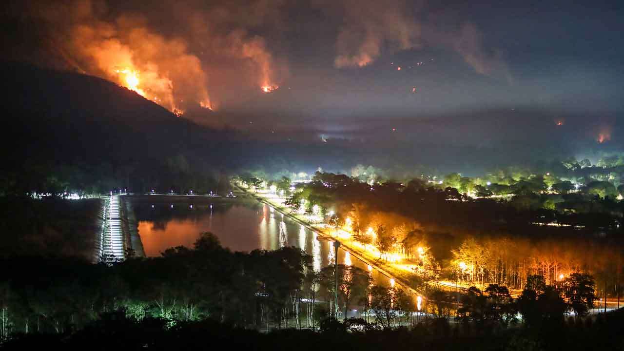 Thailand tries to contain overnight fire that engulfed 2 mountains