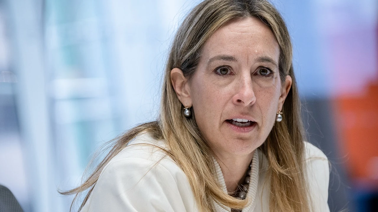 Far-left Dem says Charlie Kirk wanted to 'roll back rights of women and Black people' after House tribute