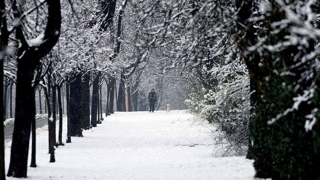 Hundreds in Croatia spend night in cars, gas stations after snowstorm brings traffic to a halt