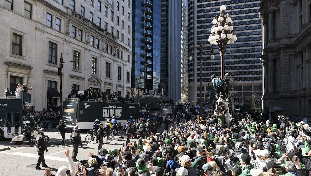 At least 2 people shot near Eagles' Super Bowl parade celebration: reports