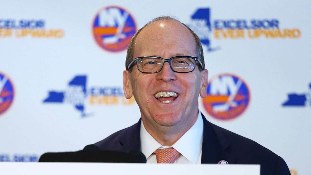 Islanders owner Jon Ledecky surprises families going through trying times with playoff tickets, swag packs