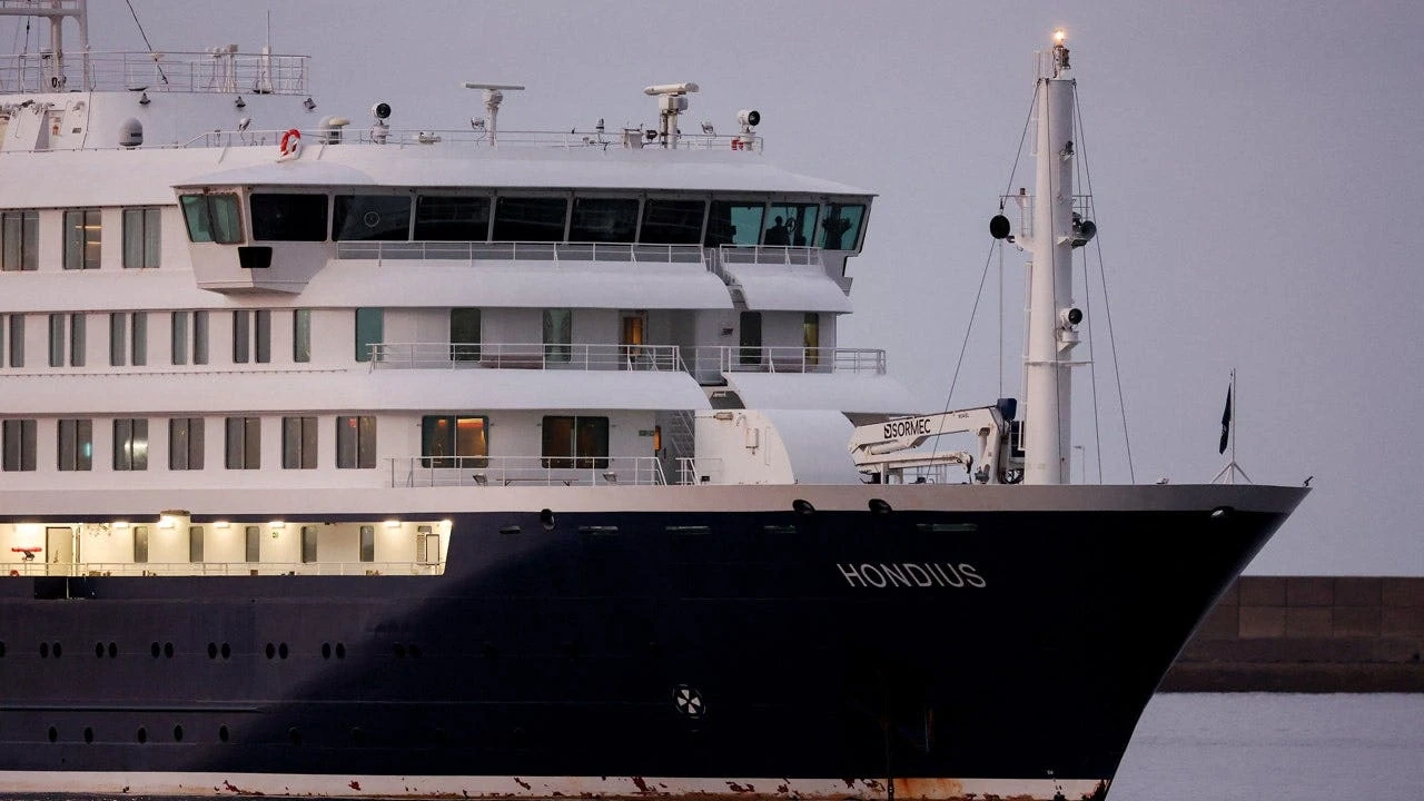 Cruise ship linked to deadly hantavirus outbreak arrives off Tenerife as passenger evacuation begins