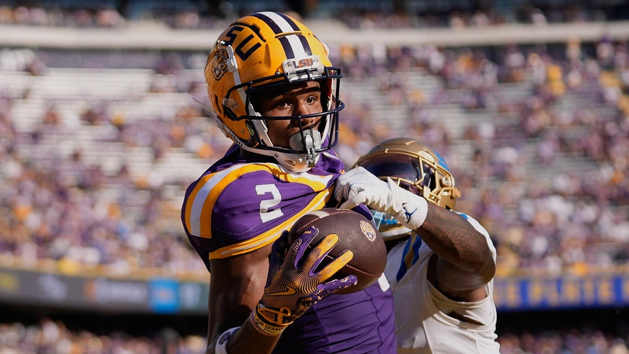 Kyren Lacy's death sends shock waves through sports world: 'Check on your people'