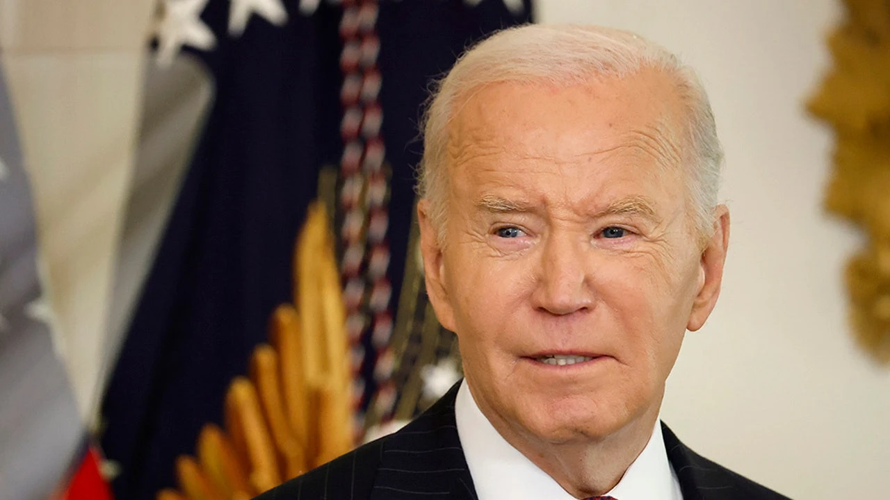 FLASHBACK: Biden shrugs of Hur report when pressed by Peter Doocy: 'I know what the hell I'm doing'