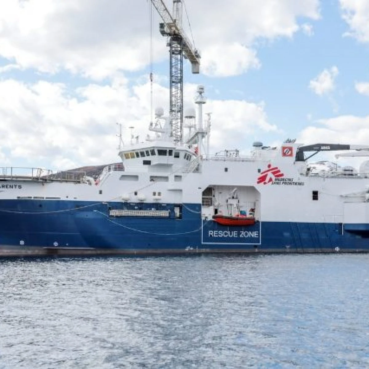 Geo Barents con 410 persone a bordo attende ancora un porto: “Migranti sono esausti”