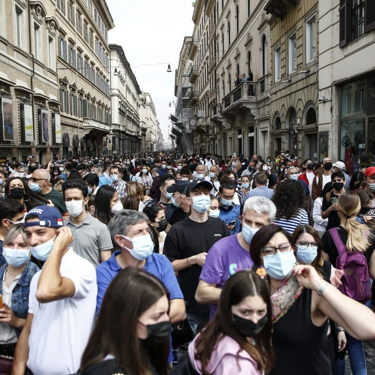 Via le mascherine all’aperto dal 28 giugno: il Cts dà via libera, ora la palla passa al governo