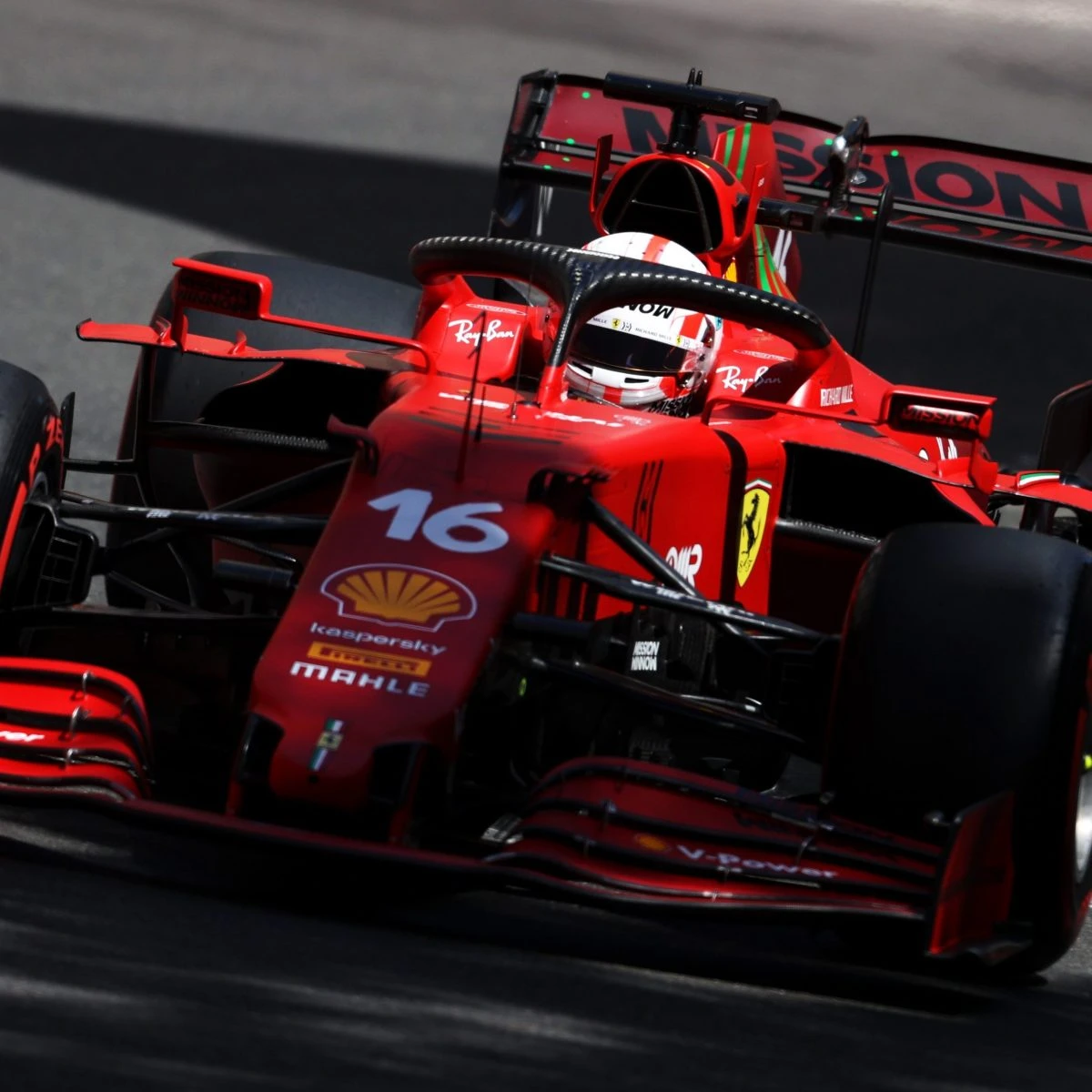 La grande occasione buttata via dalla Ferrari con Hamilton e Verstappen fuori gioco
