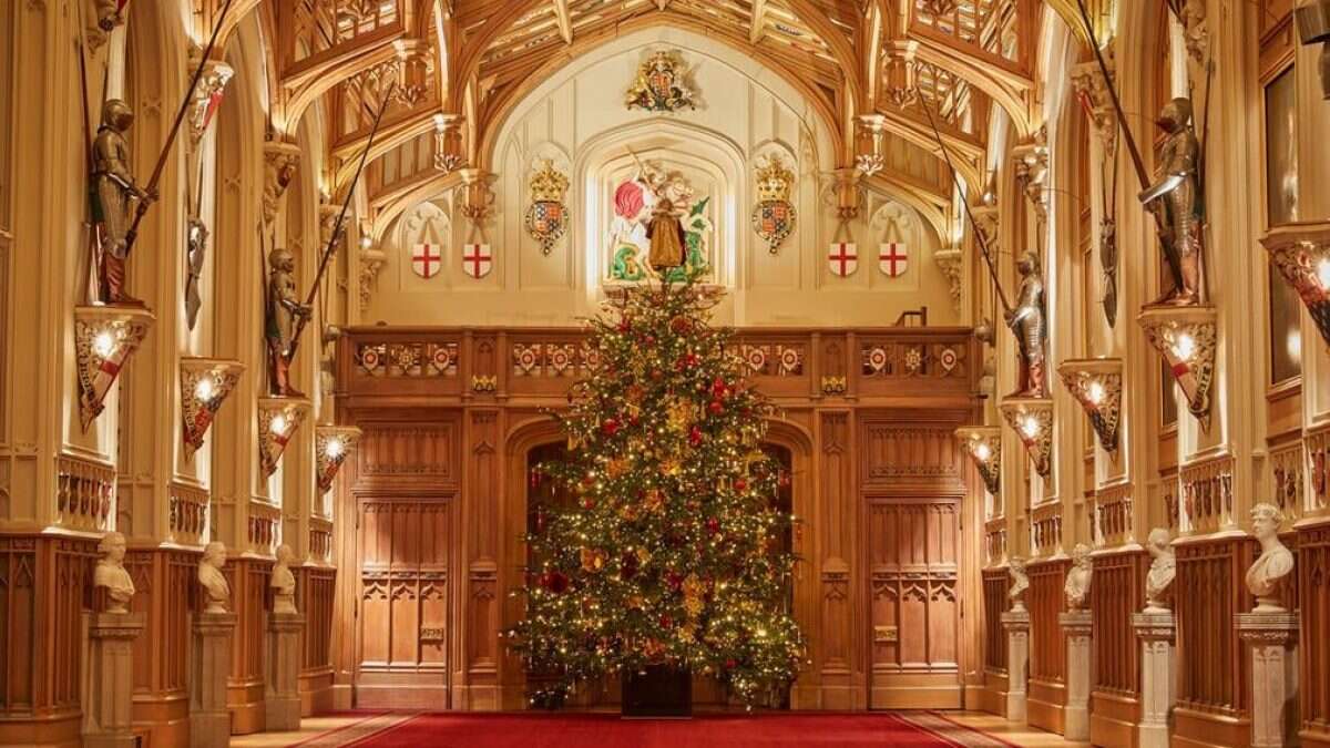 Il Natale nelle residenze reali inglesi, dal Castello di Windsor al Palazzo di Holyroodhouse