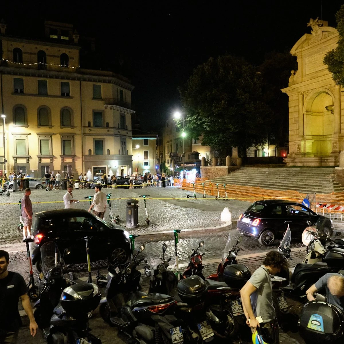 Massacrato dal branco a Trastevere per difendere il migliore amico