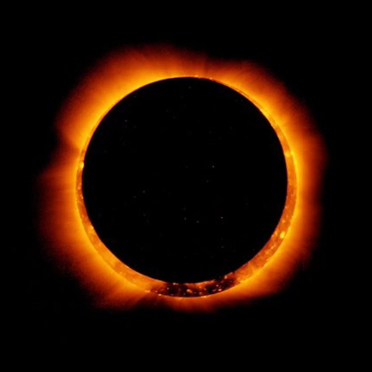 L'eclissi anulare di Sole oscura il cielo di giugno