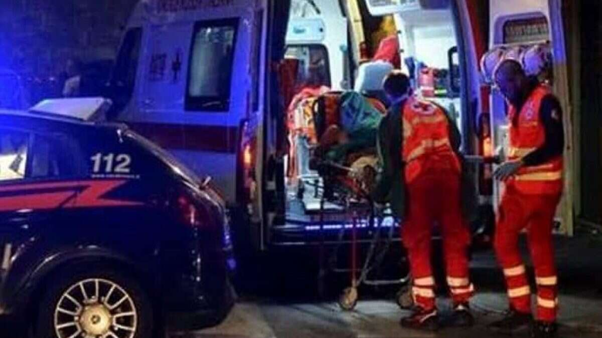 Scontro frontale tra due auto: morte due donne, ferite altre quattro persone