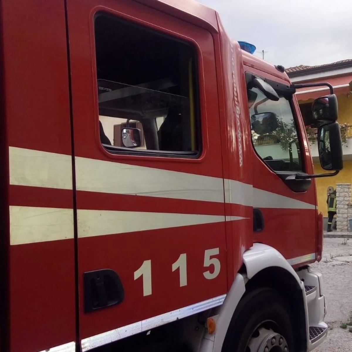 Esplode bombola di gas nel Salernitano: 51enne gravissimo, casa distrutta