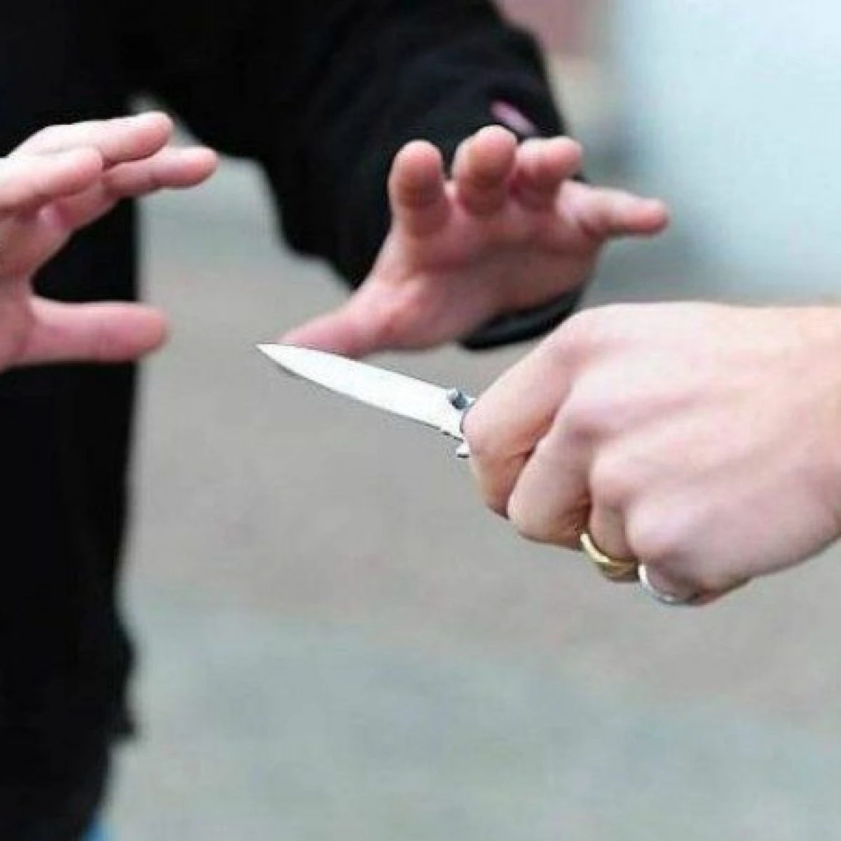 Accoltellamento ad Ardea, uomo ferito all'addome durante una lite