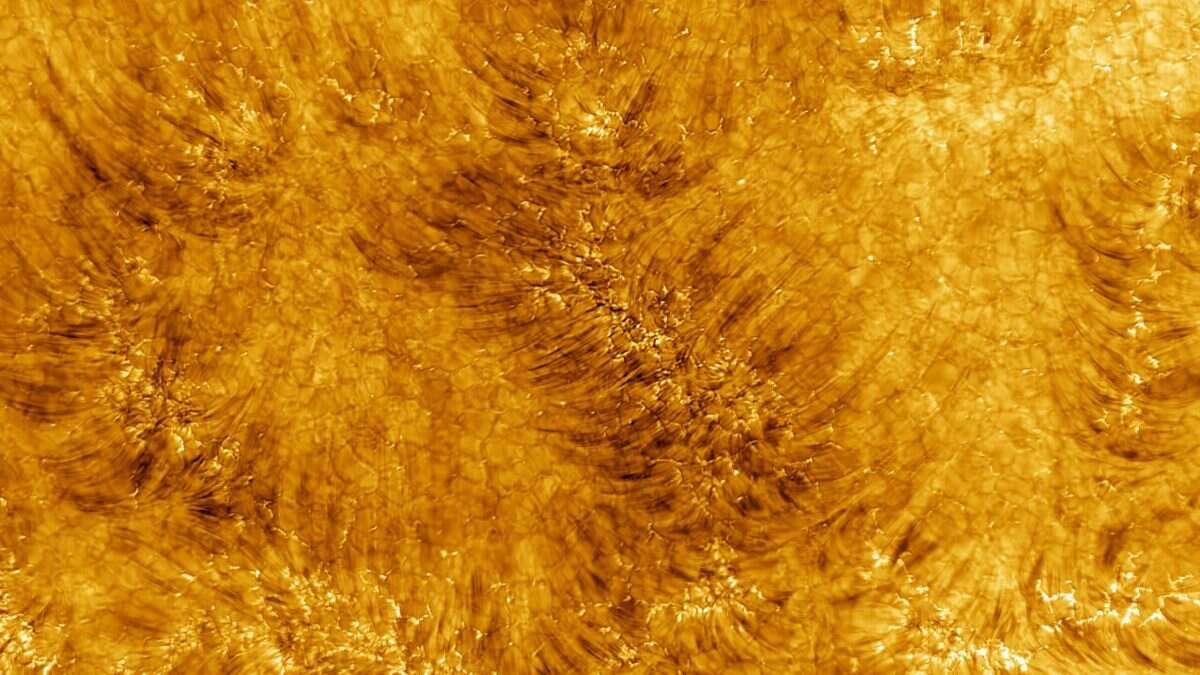 Queste incredibili foto mostrano come è fatta la superficie del Sole