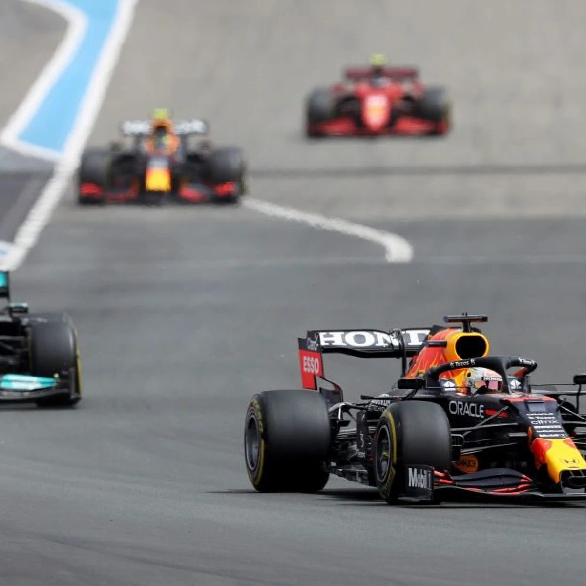 Verstappen beffa Hamilton, sorpasso e vittoria all'ultimo giro. Vince in Francia