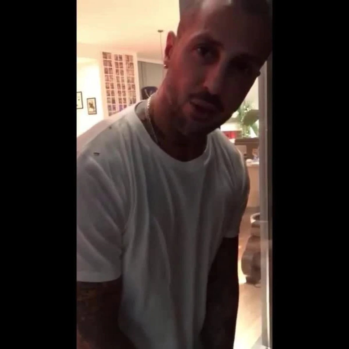 Polizia in casa di Fabrizio Corona per controlli: 