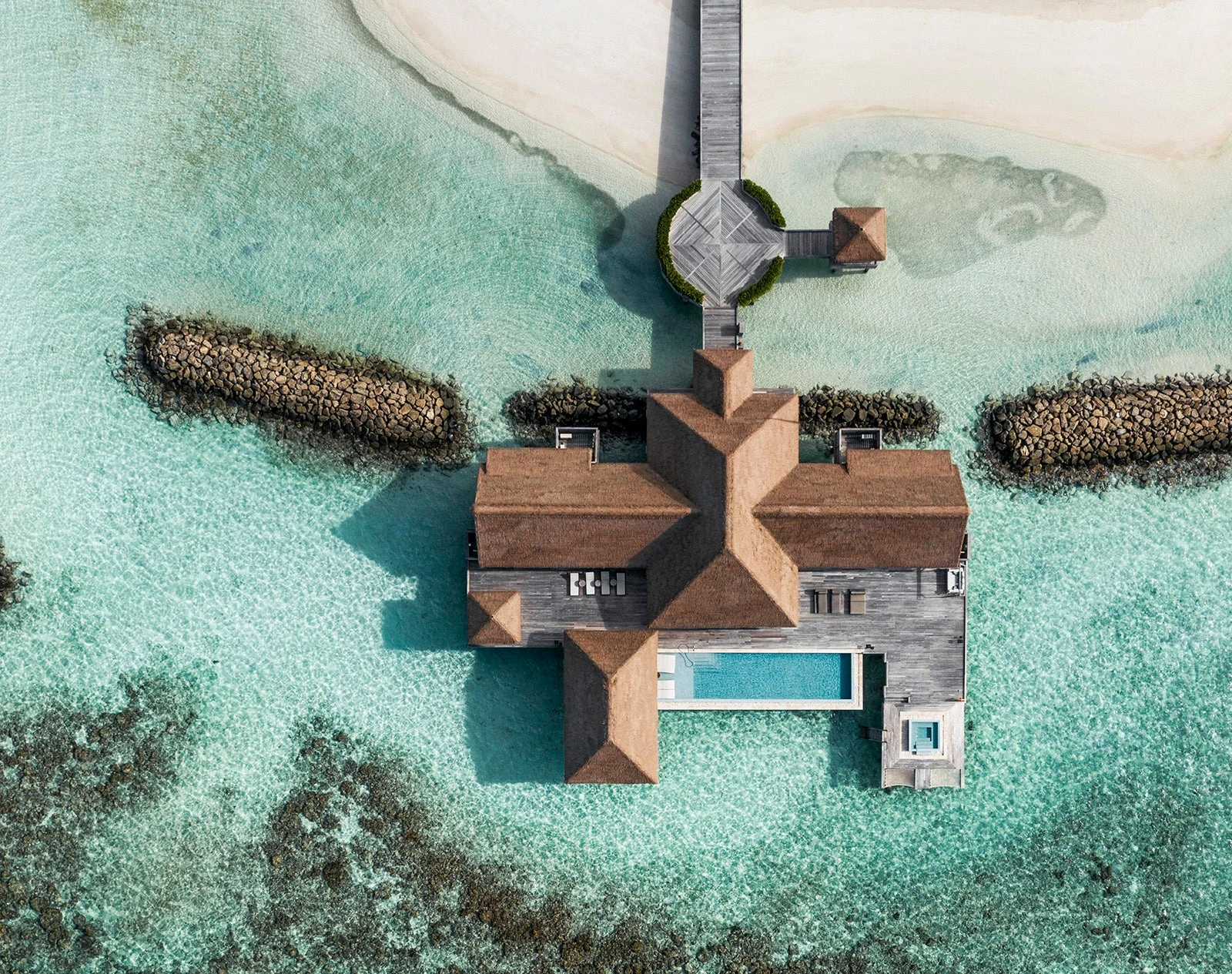 Hilton Honors devalues, high-end redemptions skyrocket to 200,000 points per night