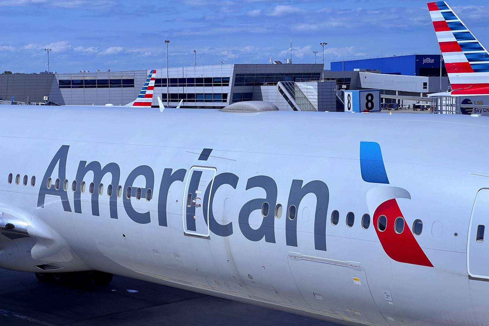 How to earn miles in the American Airlines AAdvantage program