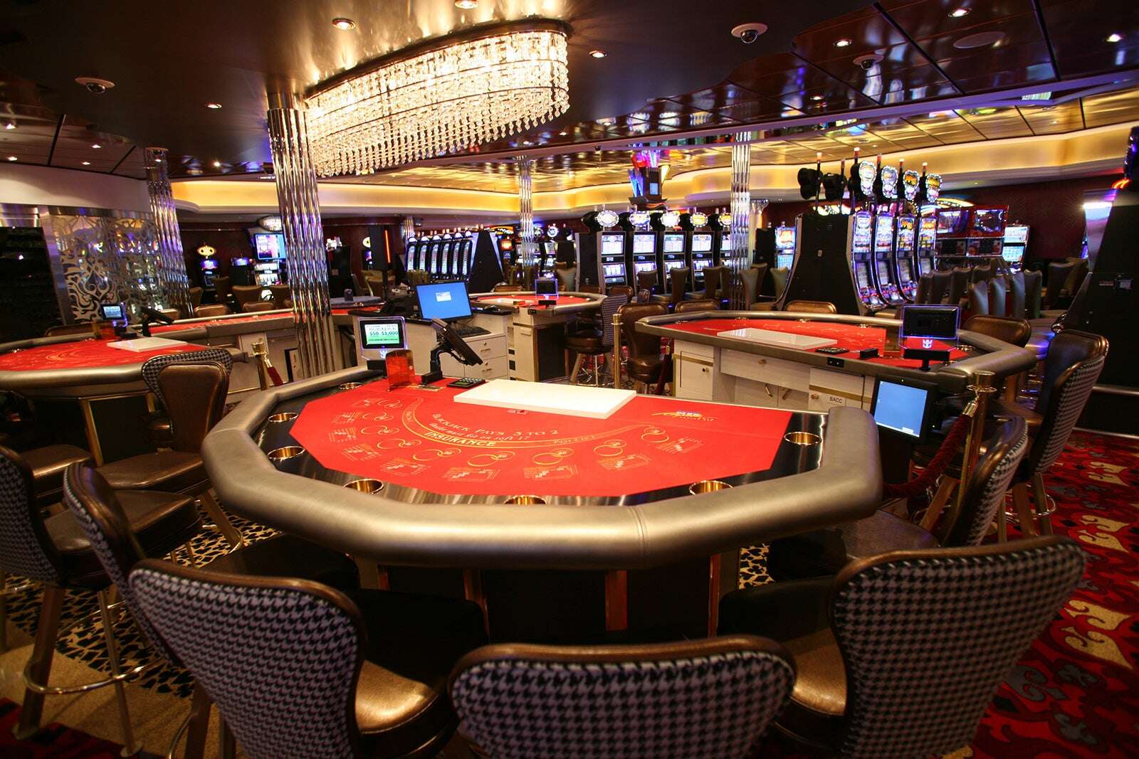 How to earn free cruises and perks with casino loyalty programs on land and at sea