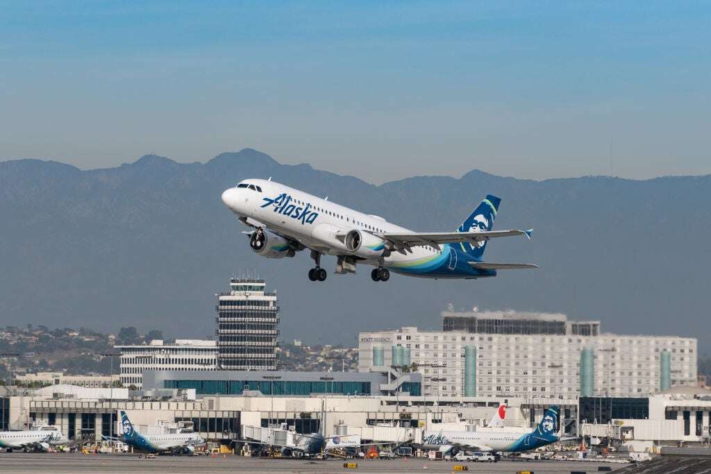 Alaska Airlines adds 3 routes, bolsters 9 others amid business travel surge