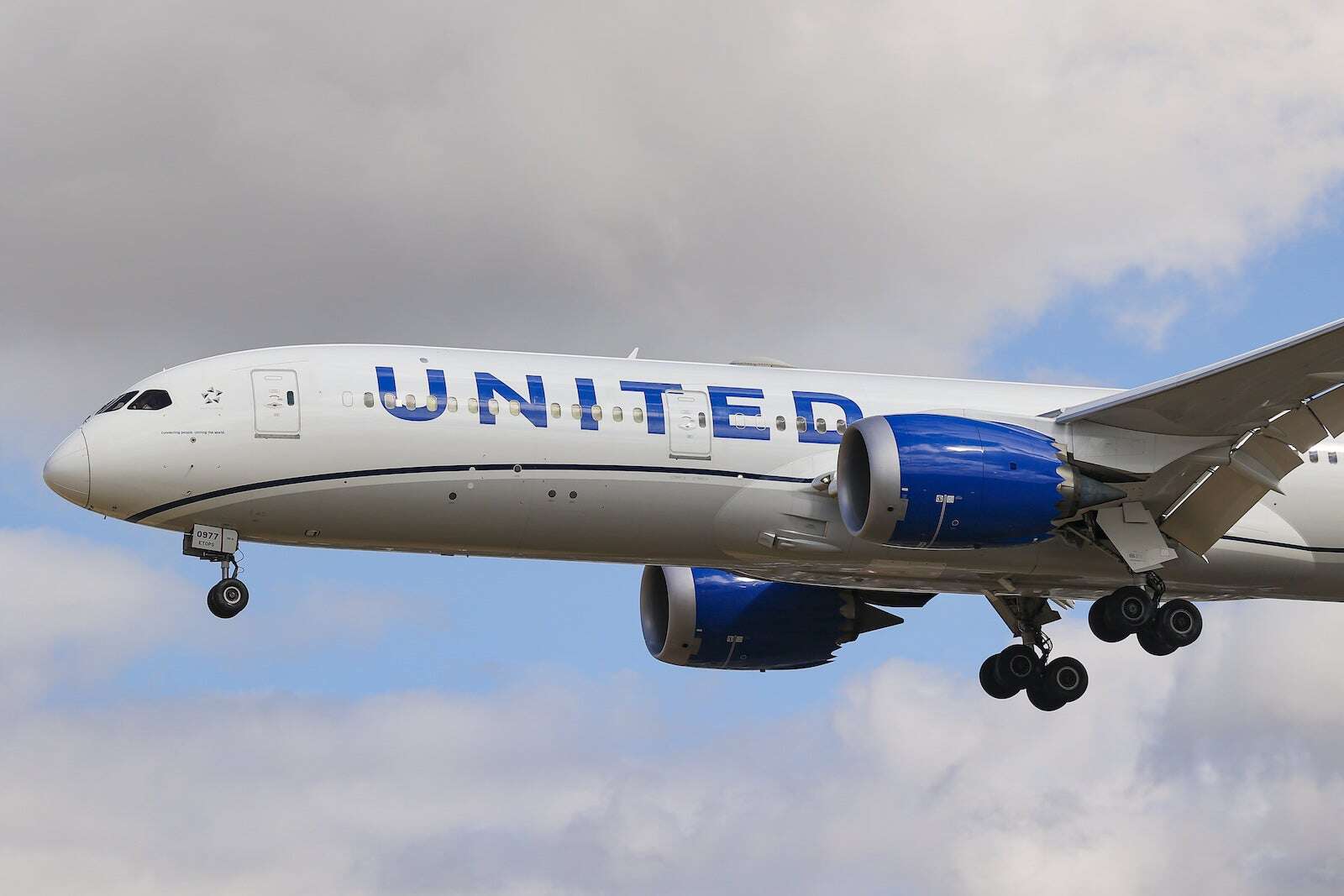 Last-minute strategies for earning United Premier elite status