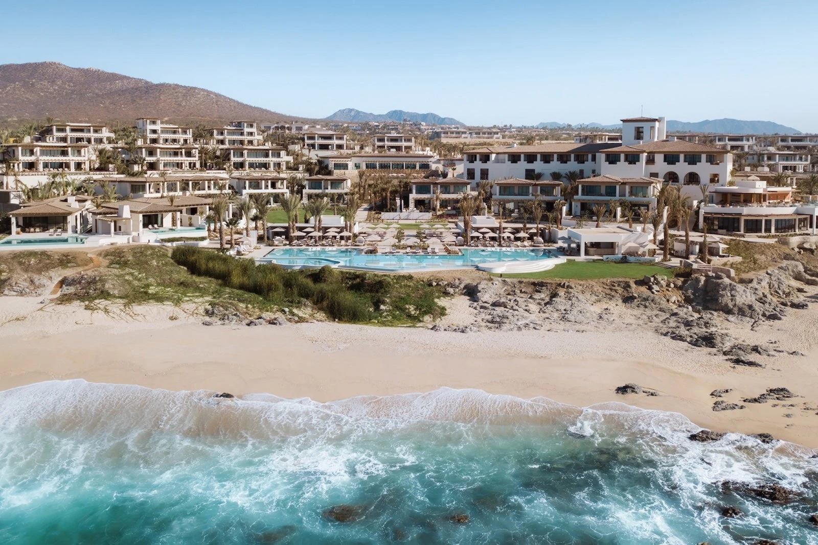 Four Seasons opens a second resort in Los Cabos