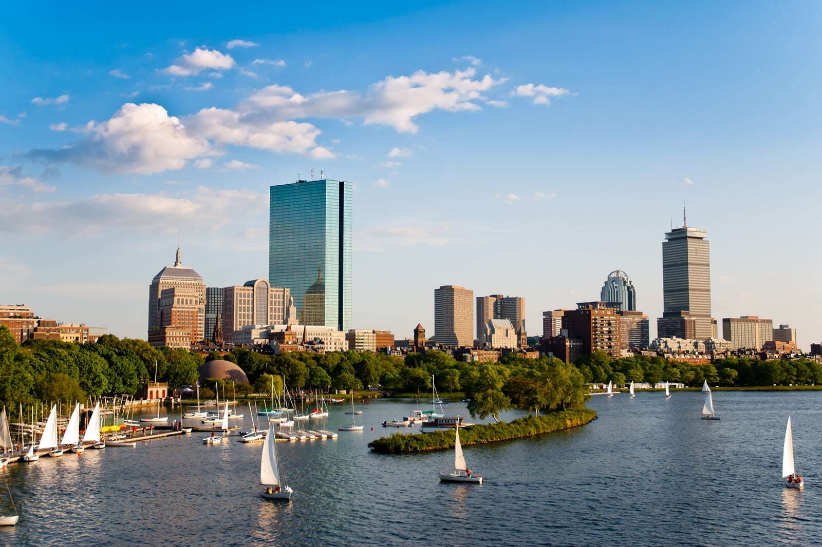 Hilton workers go on strike at 2 major Boston hotels