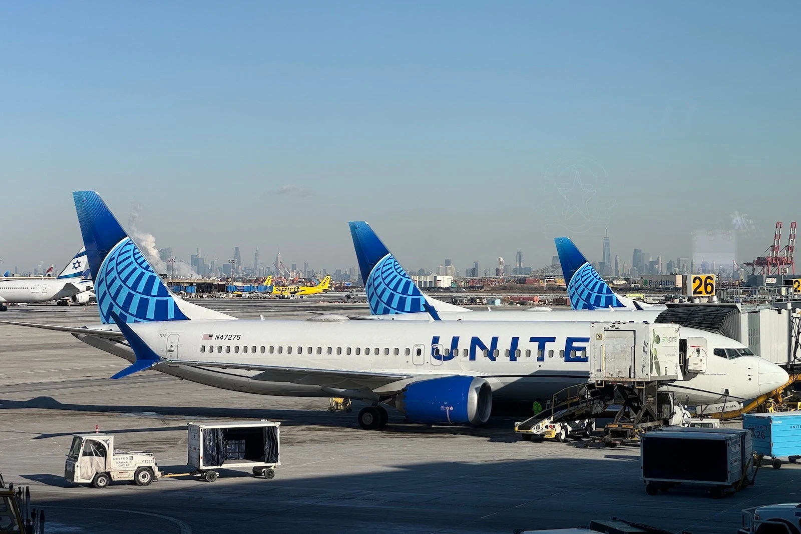 FAA orders Newark flight reductions as travel woes could spill into busy holiday weekend
