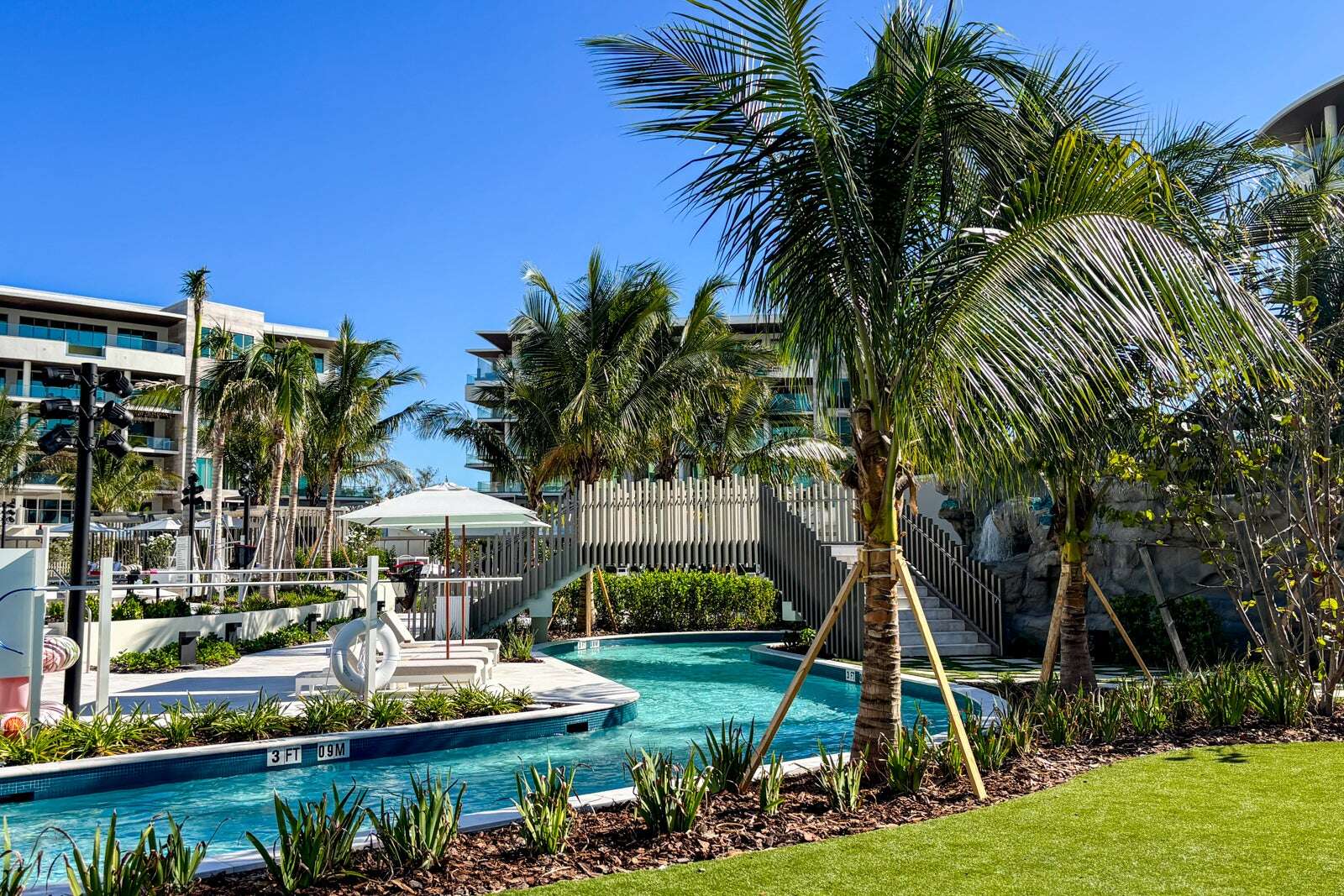 A 350,000-gallon snorkeling lagoon and Champagne at the press of a button: A review of the new St. Regis Longboat Key