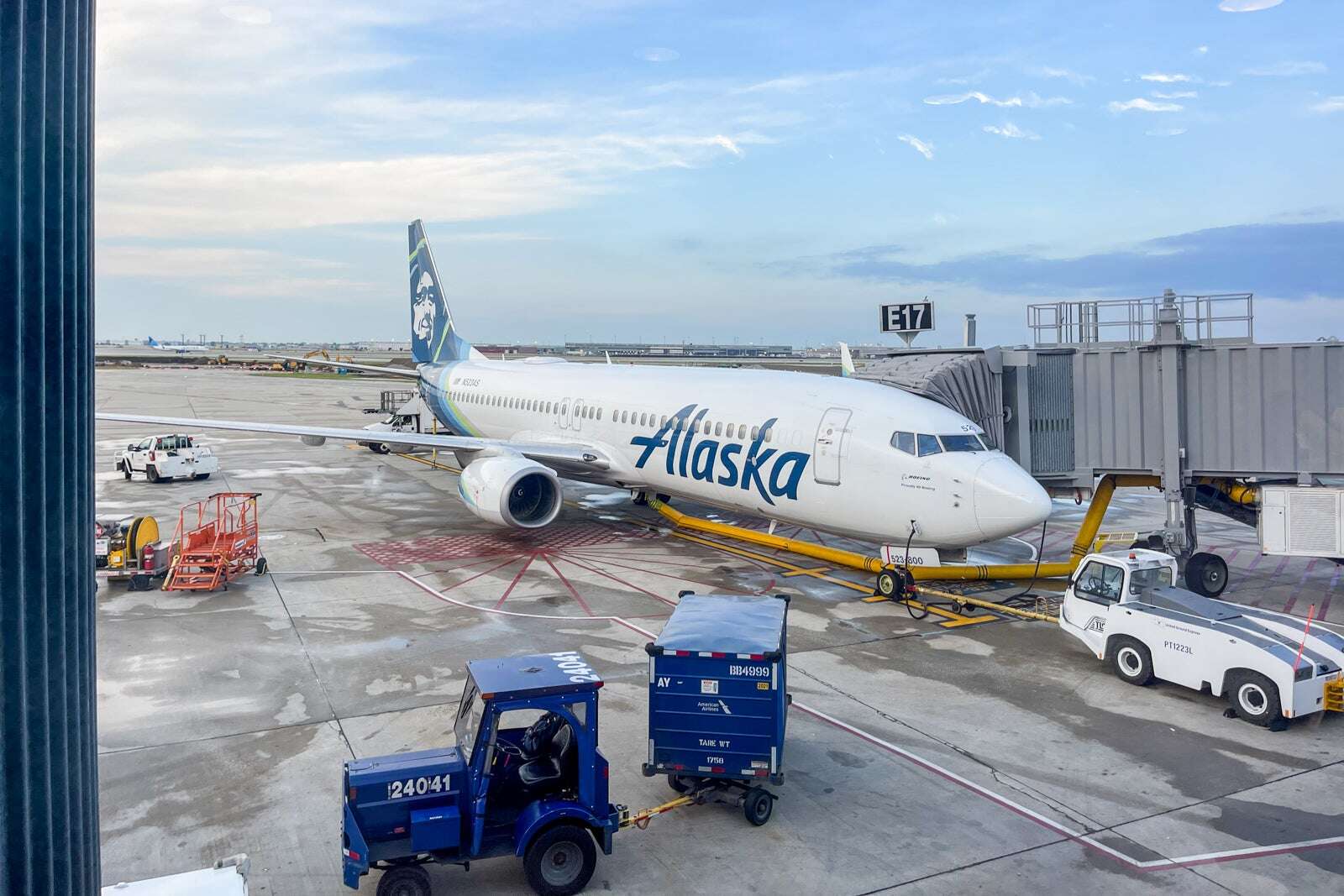 Alaska Airlines expands to Toronto but drops key Austin route