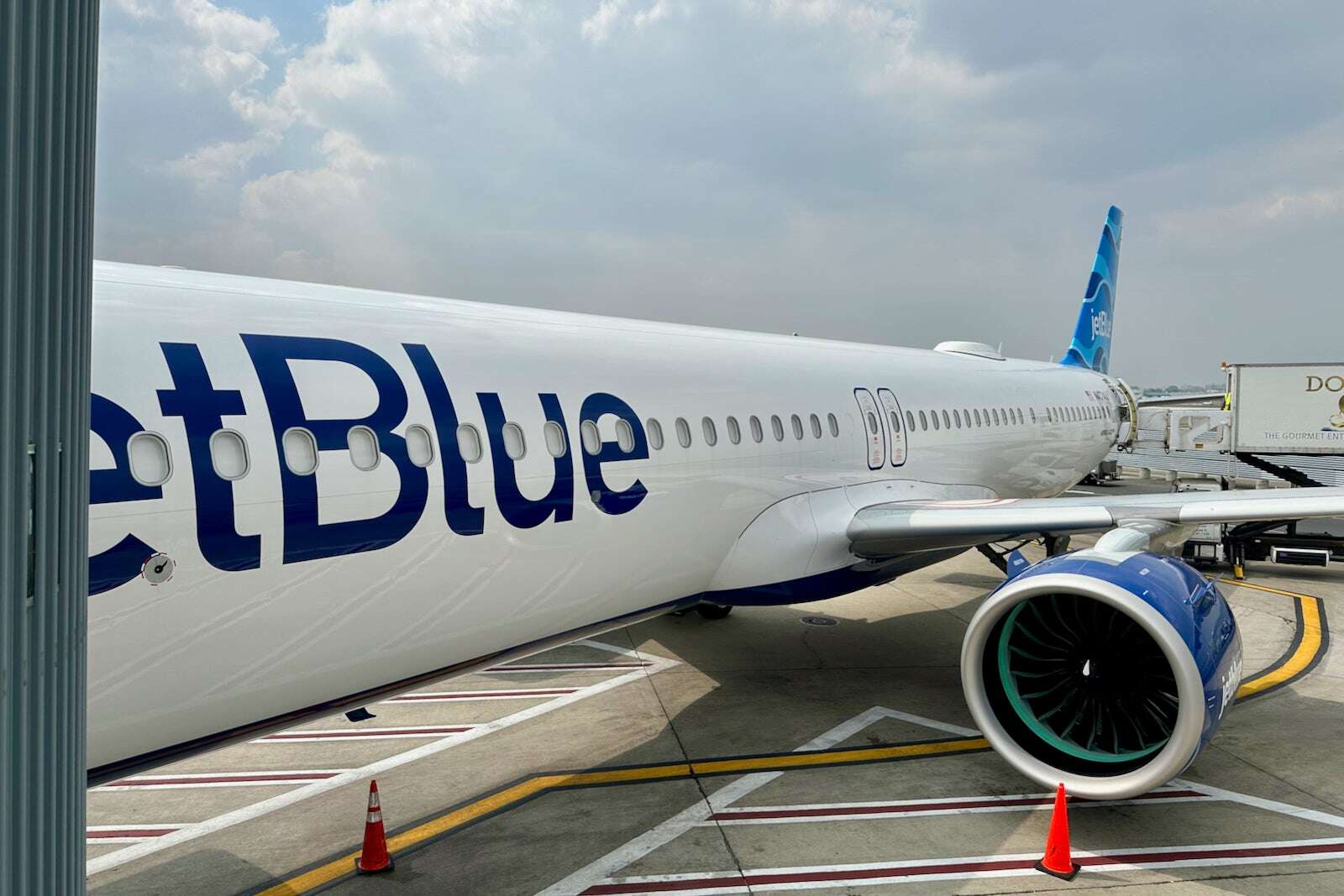 JetBlue drops Baltimore from route map, cuts several New York routes