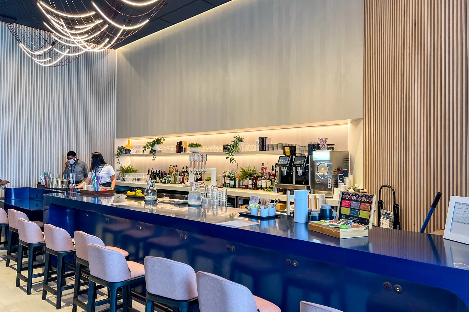 The best lounges at DFW Airport: Admirals Clubs, Centurion and more