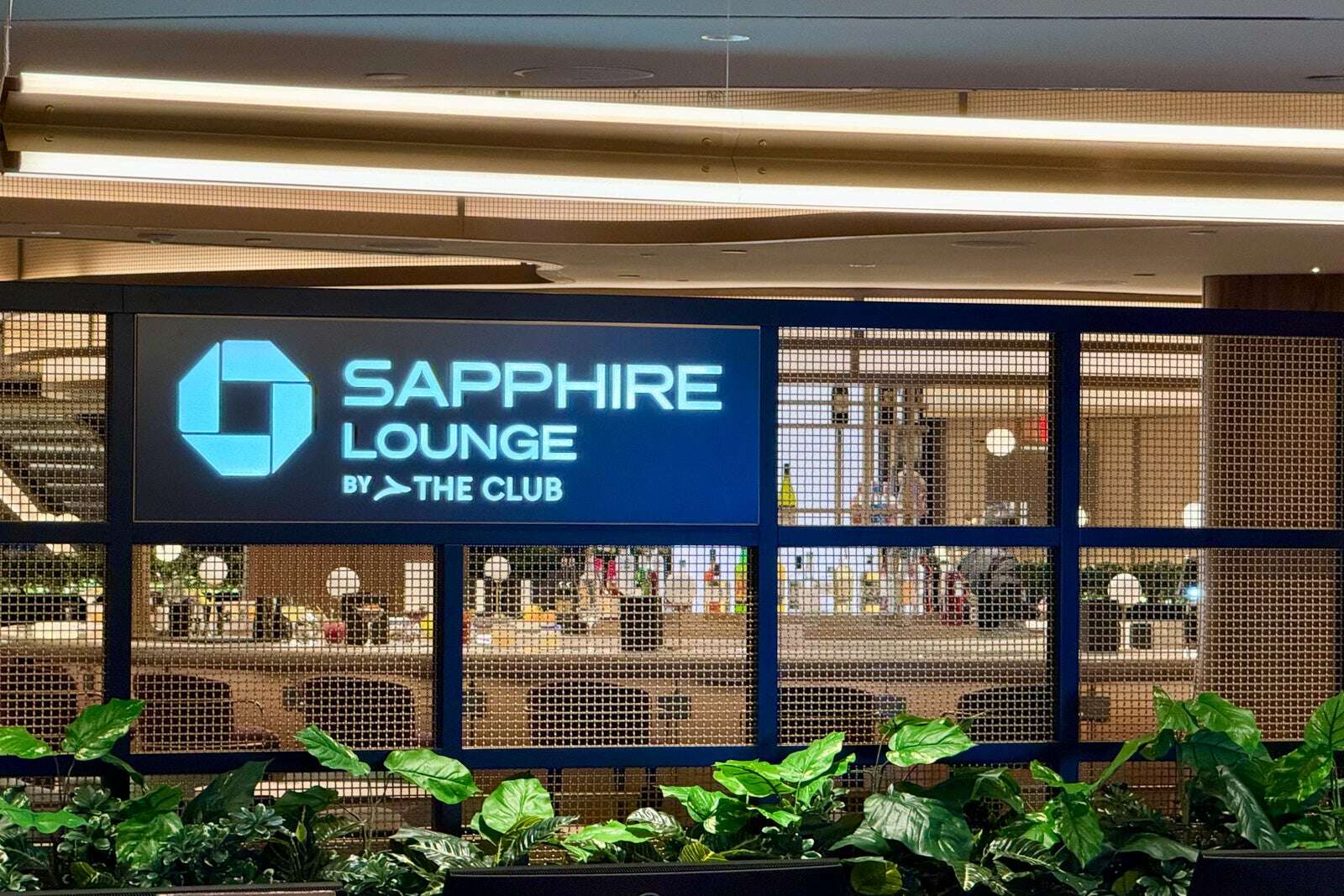 Chase unveils opening details for 2 new lounges, more updates