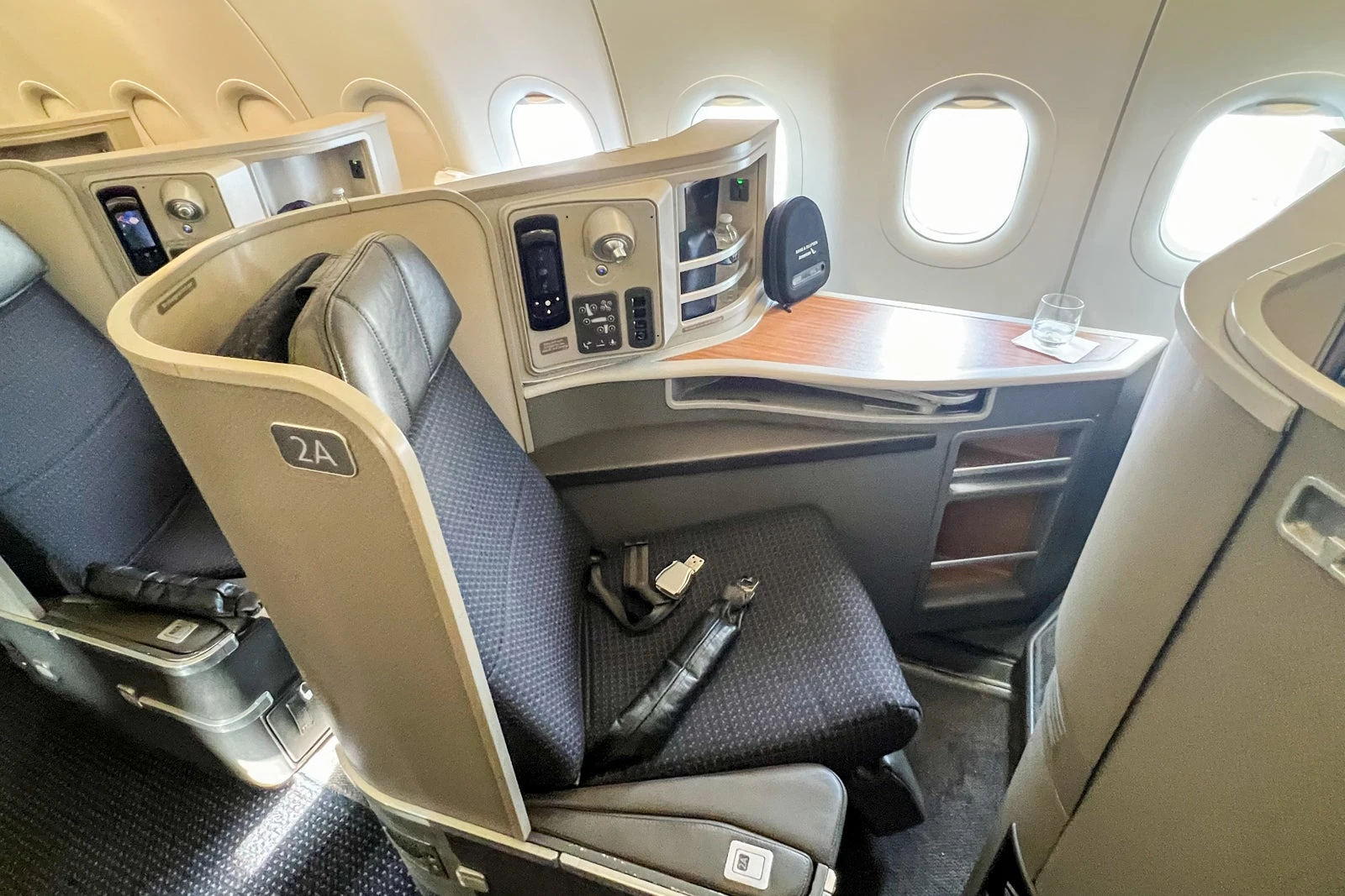 No more mileage award upgrade chart as American Airlines unveils instant upgrades