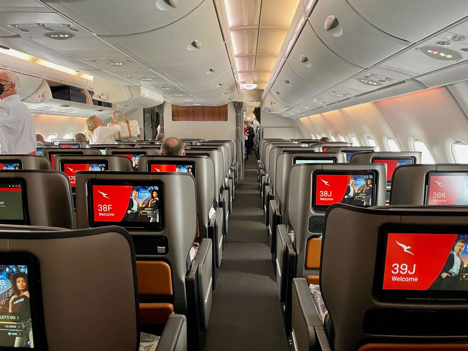 A review of Qantas’ premium economy class on the Airbus A380 from Melbourne to Los Angeles