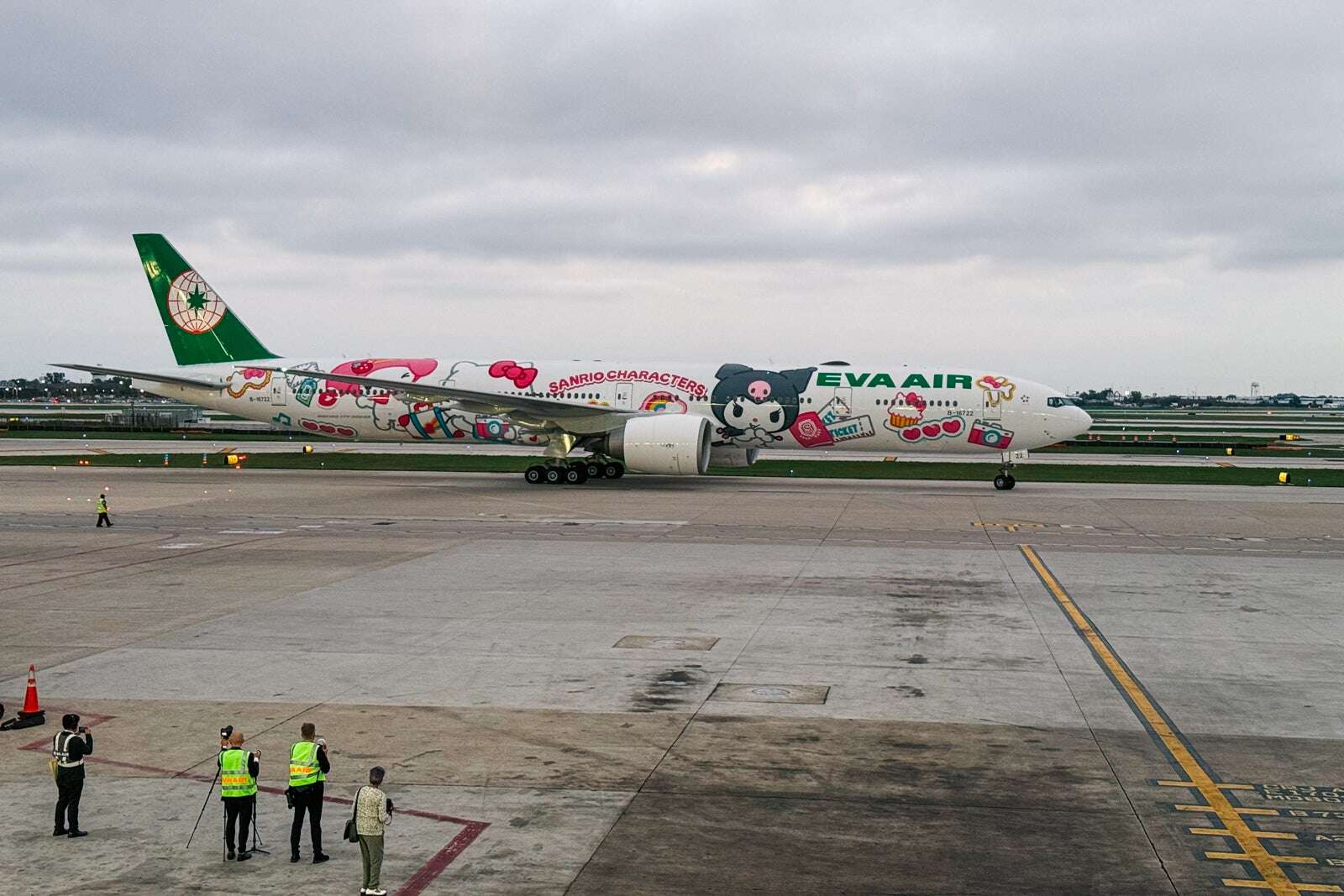 EVA Air’s newest Hello Kitty plane launches service from Chicago