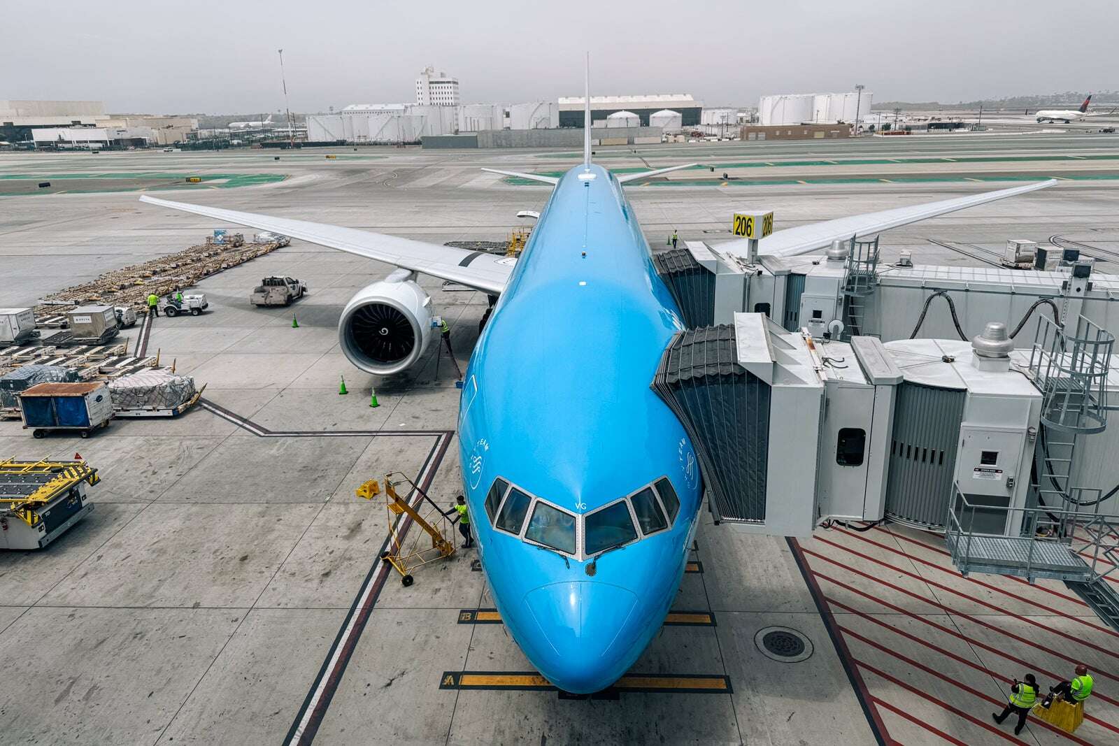 KLM finishes premium economy installation on all Boeing 777s and 787s