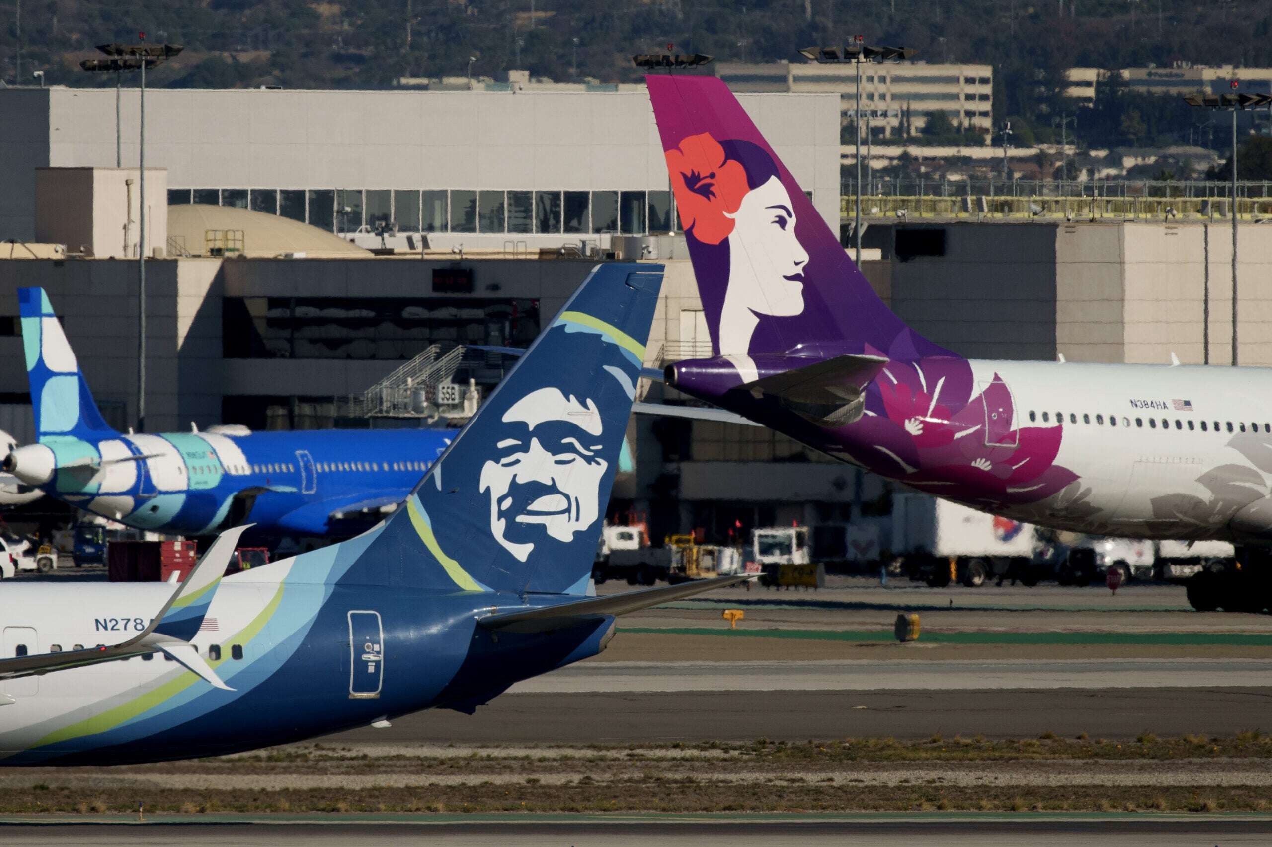 Alaska-Hawaiian airline merger takes big step forward with DOT agreement