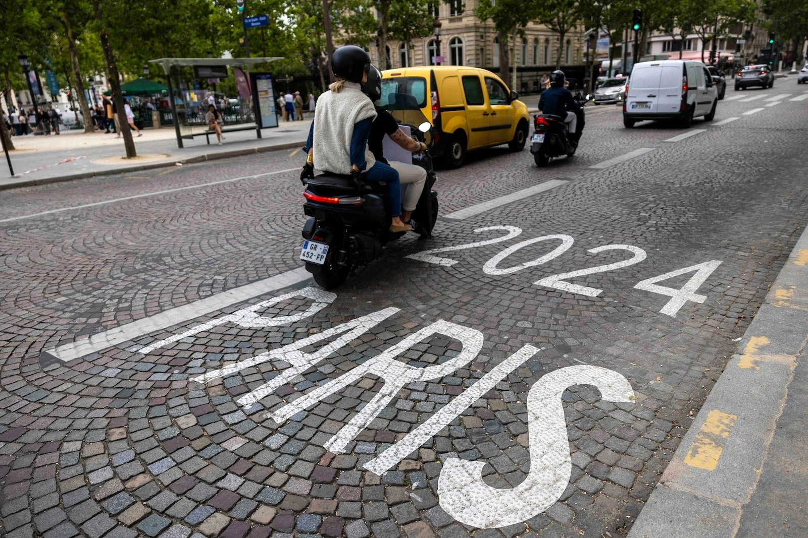 Uber rolls out new features for travelers, including Flying Blue points promo for Paris riders