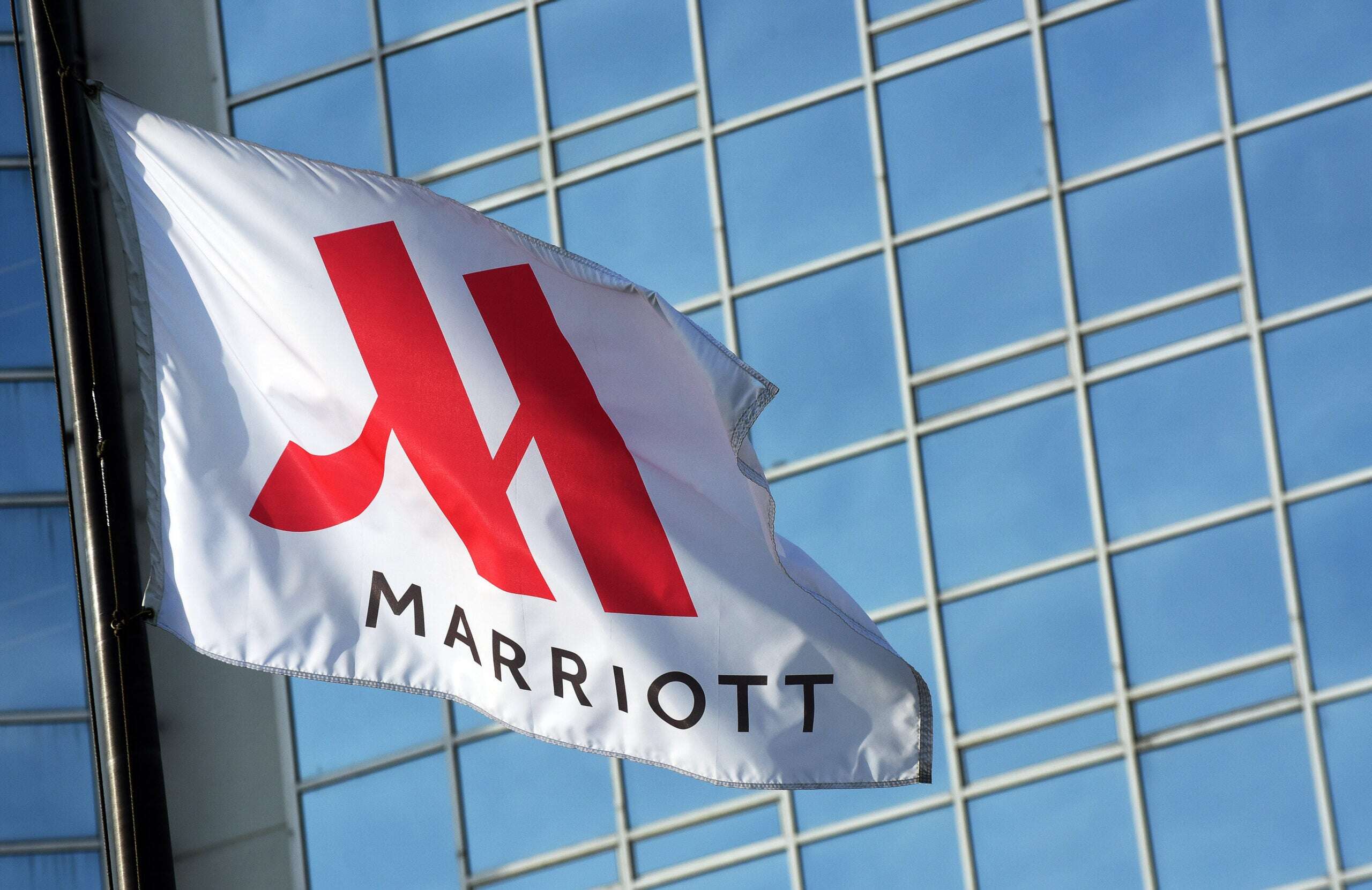 Download the Uber app and link your Marriott and Uber accounts to earn 1,000 Marriott Bonvoy points