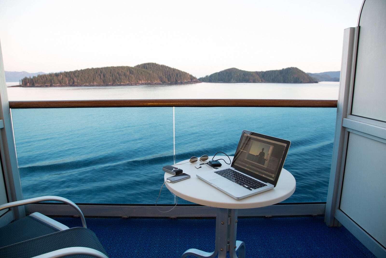 Wi-Fi on cruise ships: 5 things to know about internet use on board