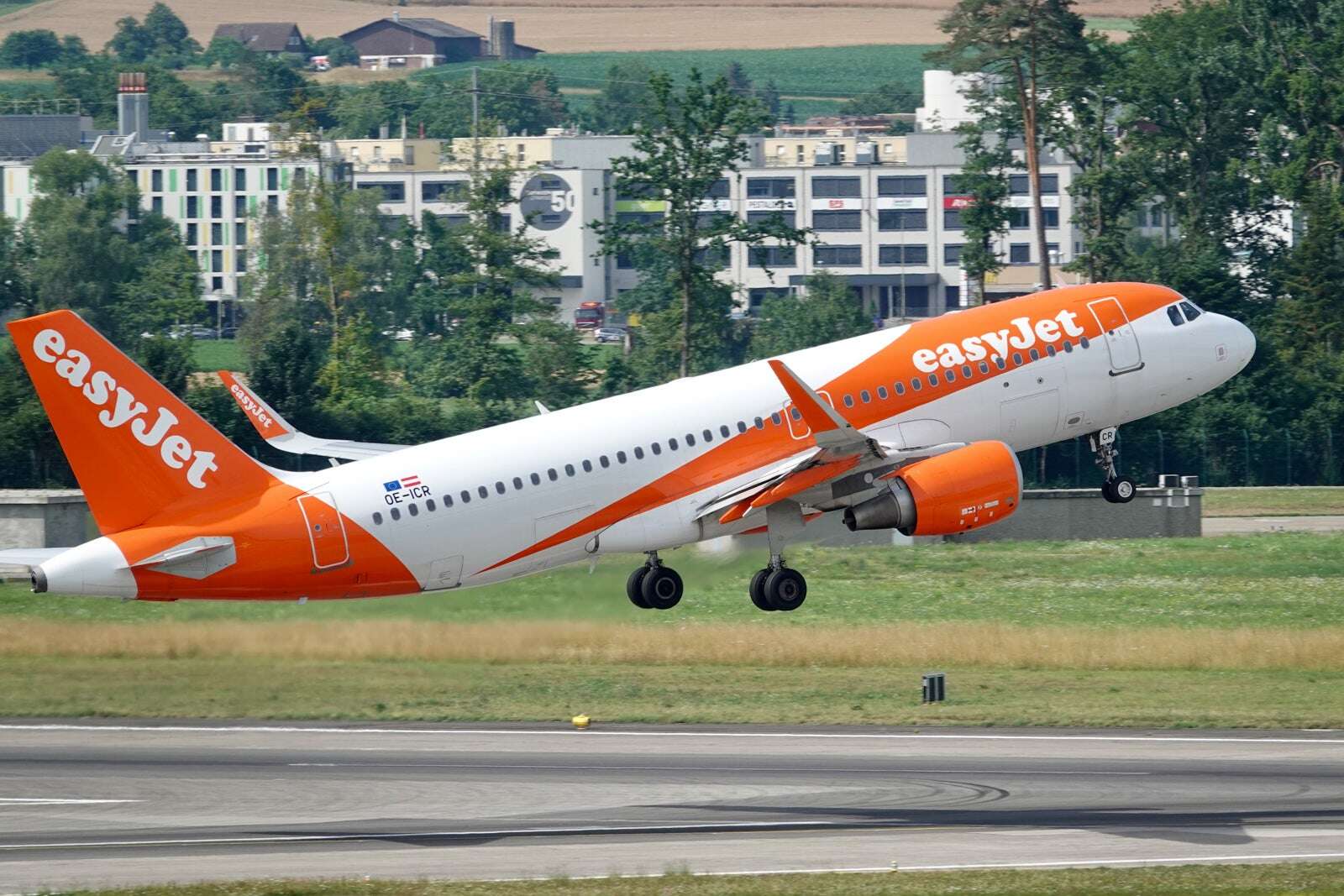 EasyJet passengers must redeem pandemic vouchers by end of month