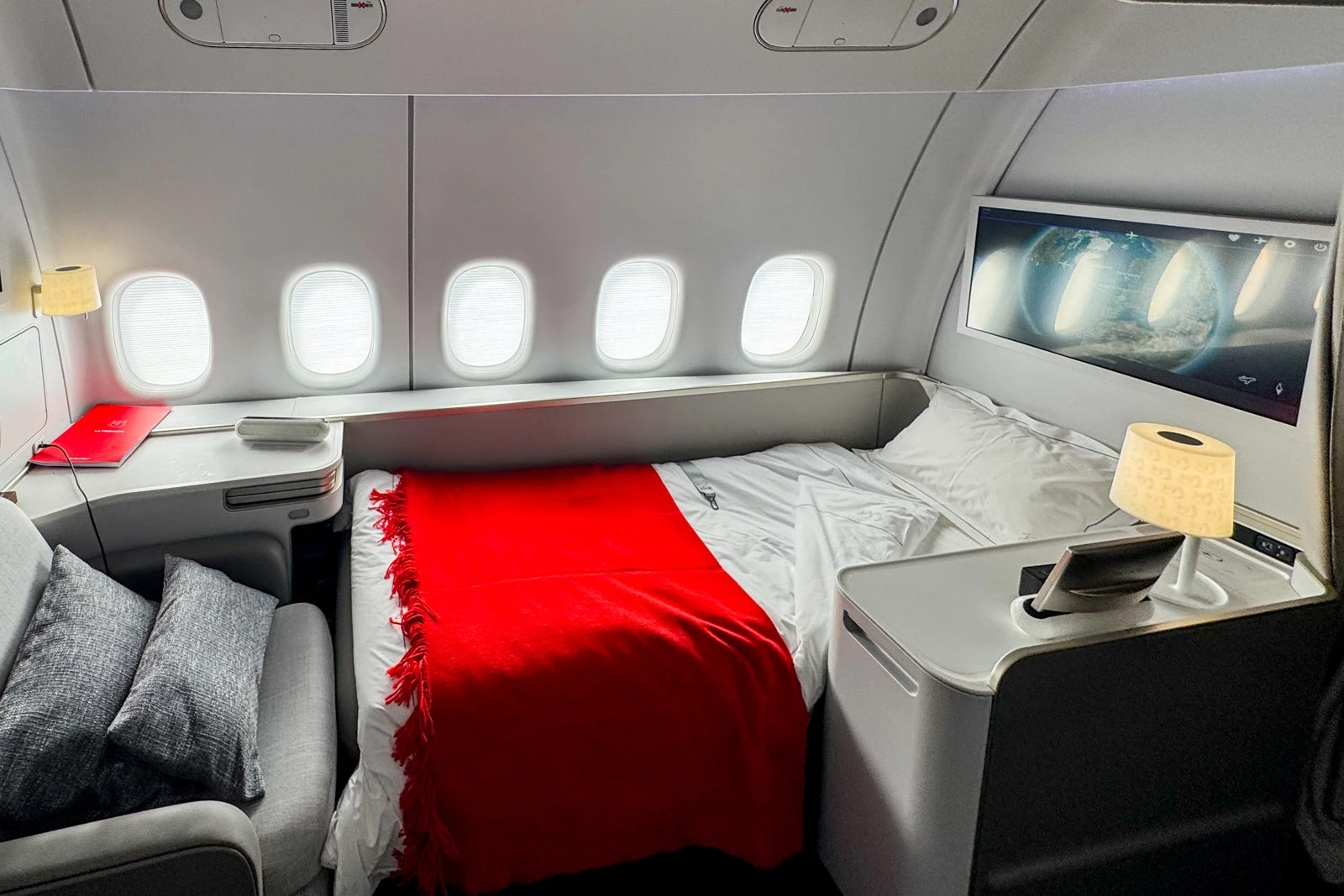 Sneak peek from the first flight with the new Air France La Premiere first class