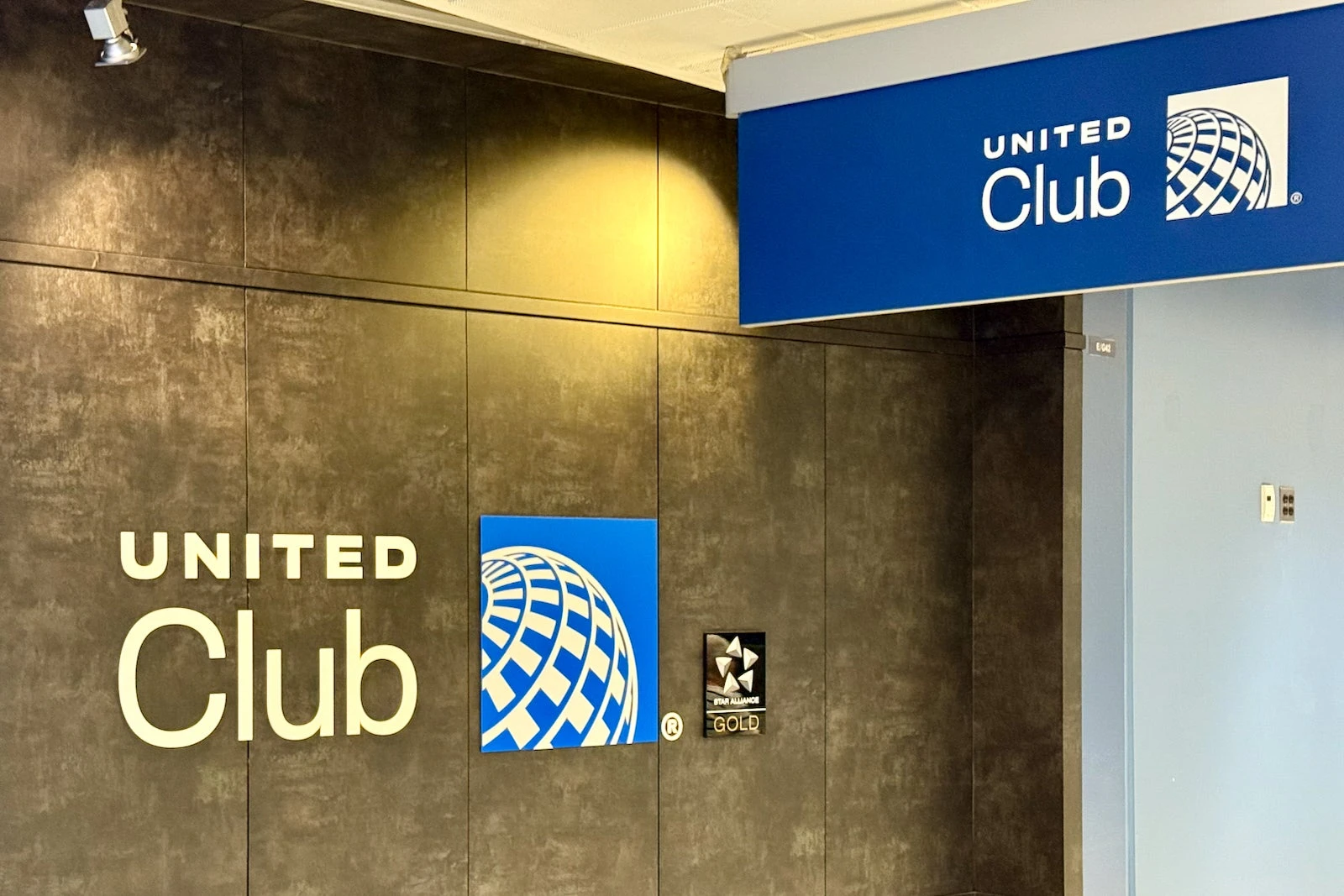 Now in effect: New United Airlines lounge access rules begin