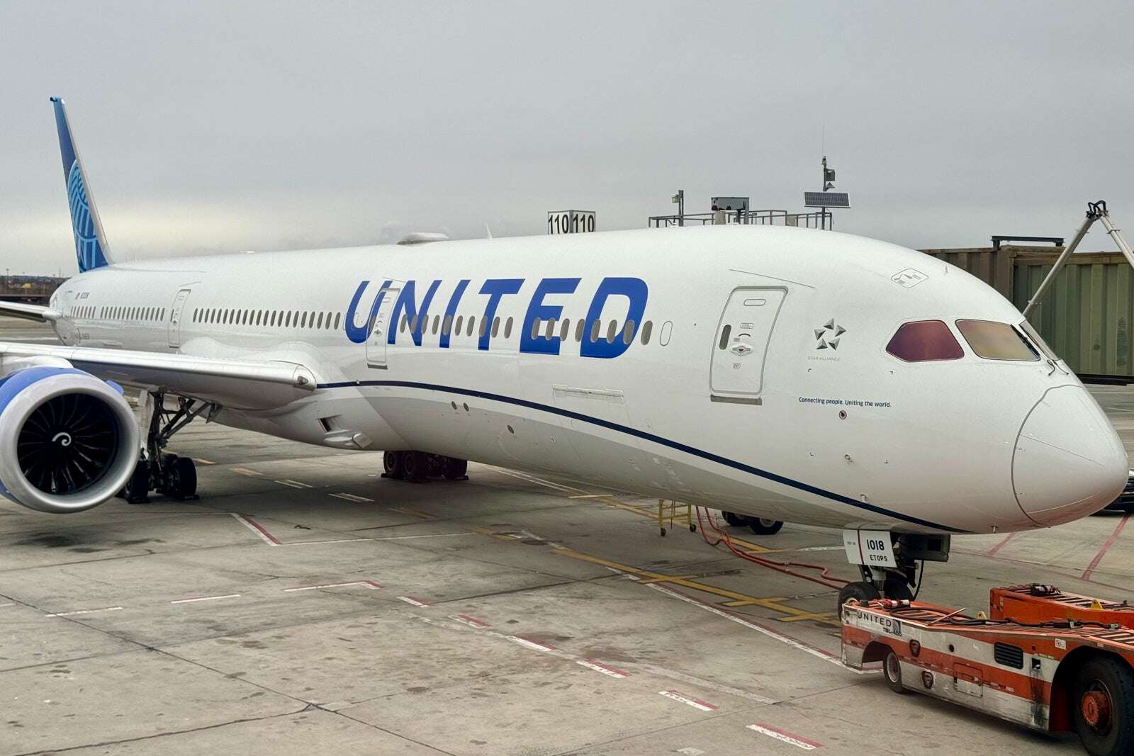 United cuts 2 Australia, New Zealand routes, tapping brakes on rapid Pacific growth