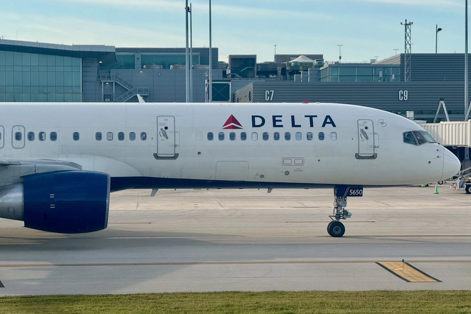 Delta first US airline to slash growth as trade war takes its toll on travel