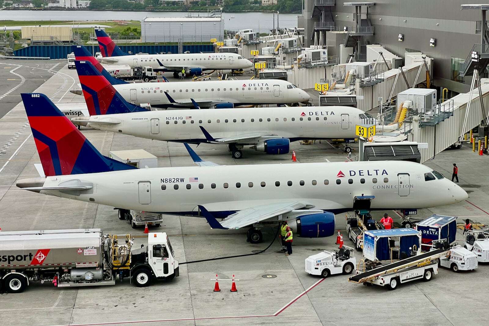 Delta shifts regional focus back to Detroit as it trims 10% of NYC flights