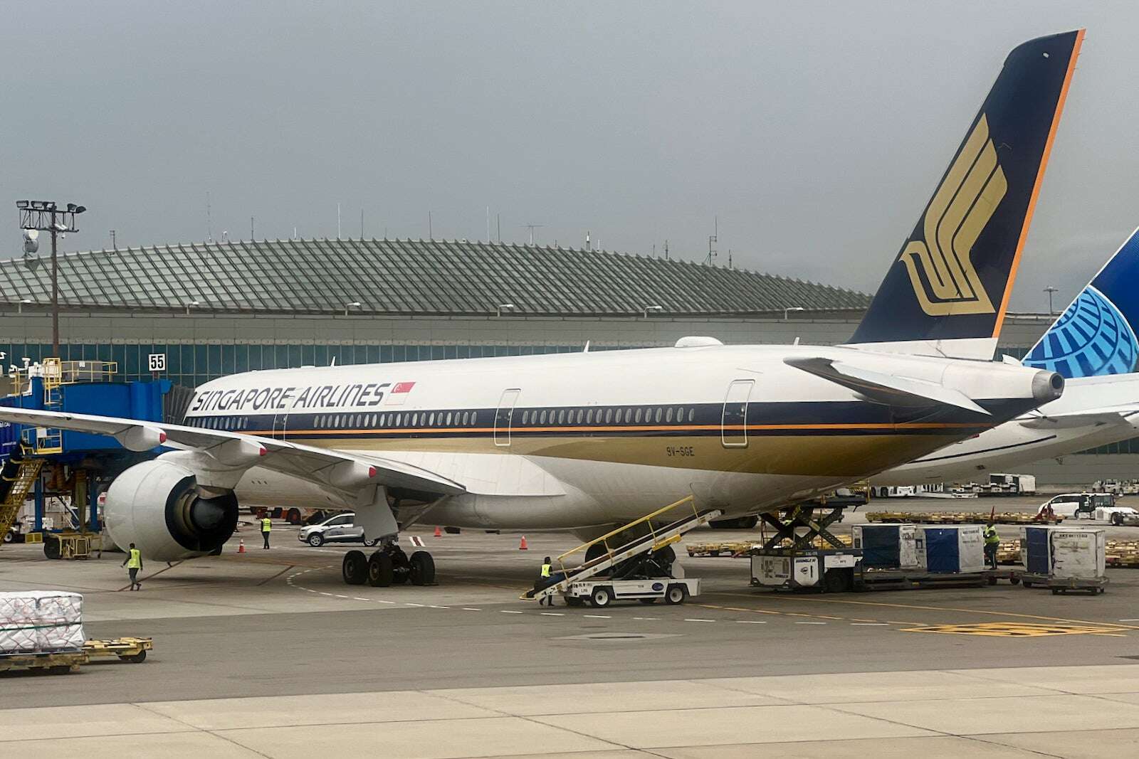 After 16 years, Singapore Airlines will exit Houston and end its unusual Texas-UK route